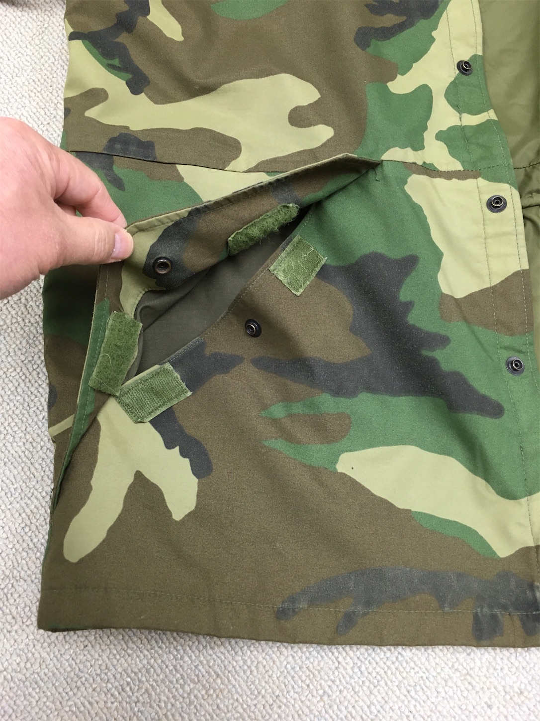 リッチな装備です！【アメリカの軍服】迷彩ゴアテックスパーカー
