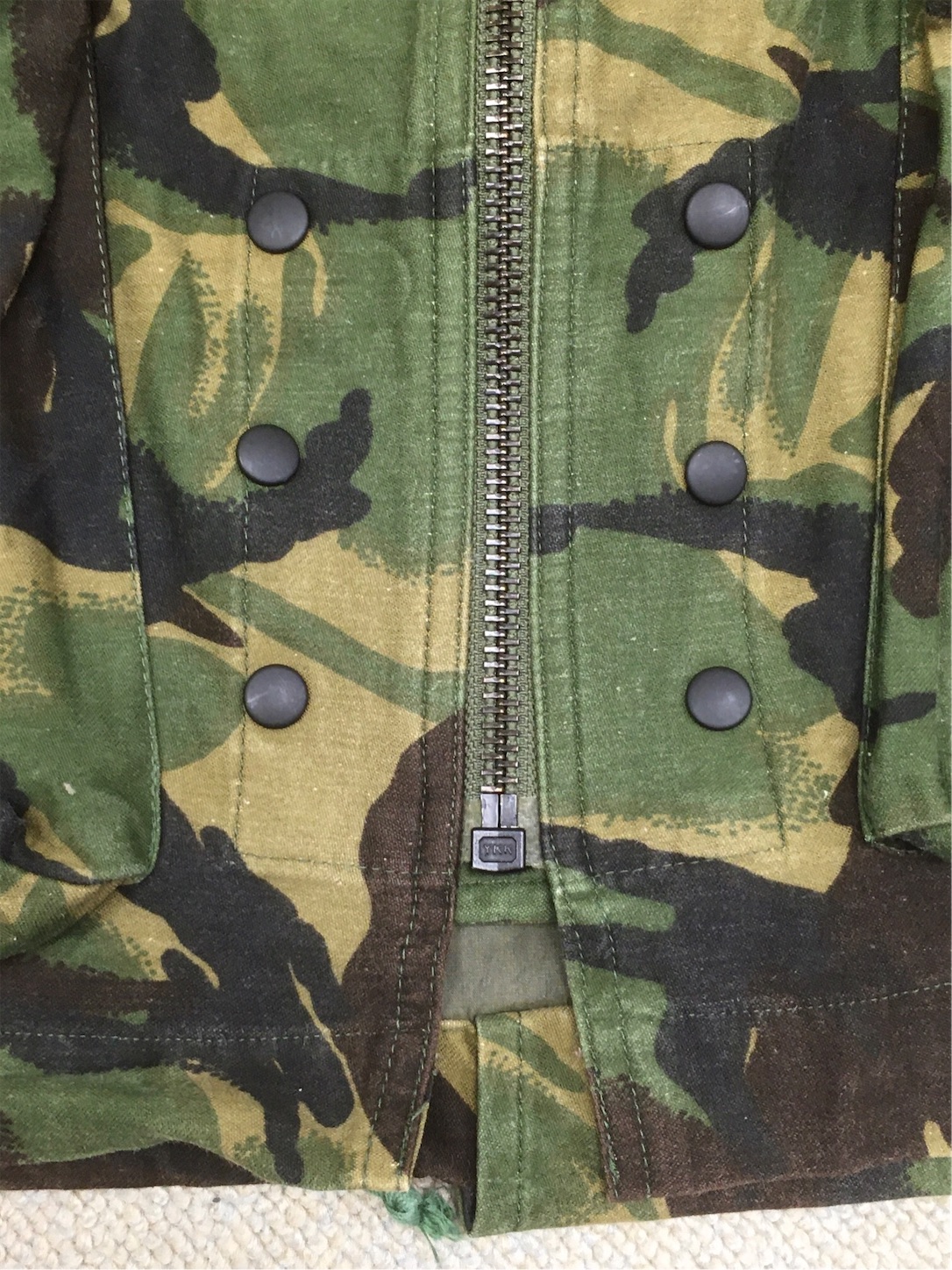 DPMでは暗い色調です！【イギリスの軍服】陸軍空挺迷彩スモック