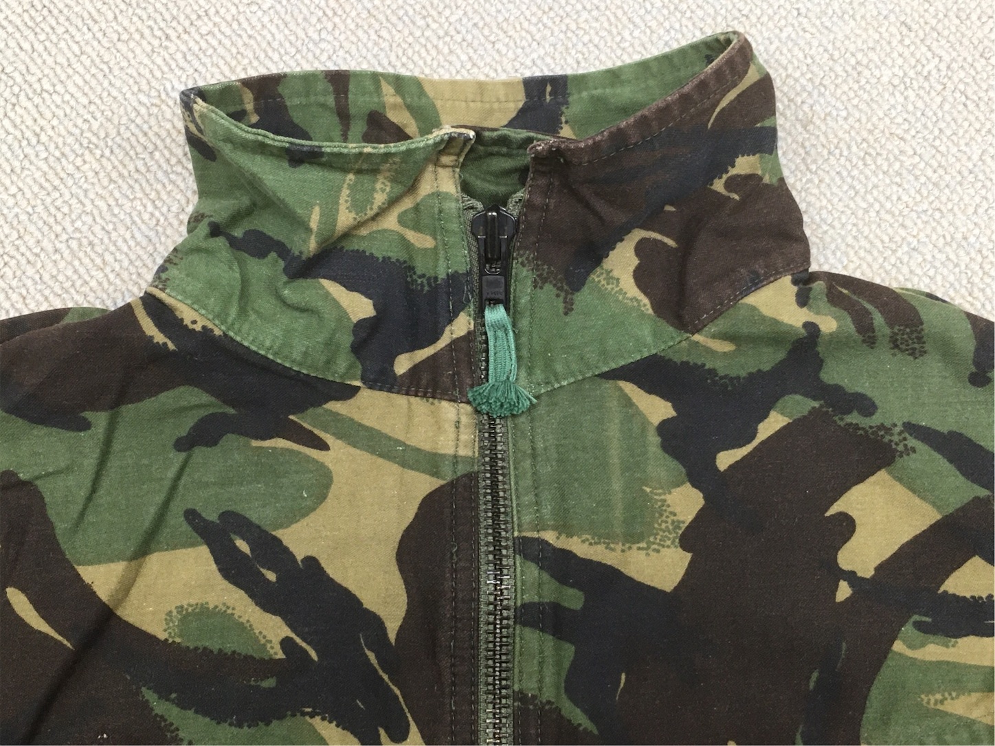 DPMでは暗い色調です！【イギリスの軍服】陸軍空挺迷彩スモック（DPM