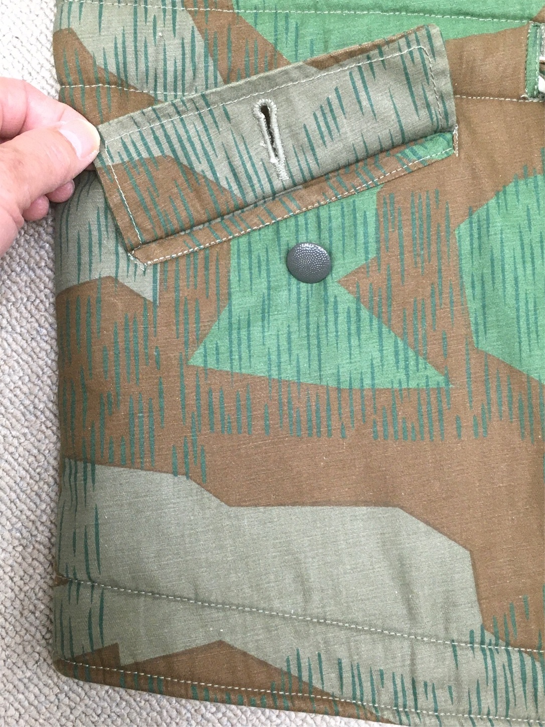 冬用です！【ドイツの軍服】陸軍防寒リバーシブル迷彩パーカー