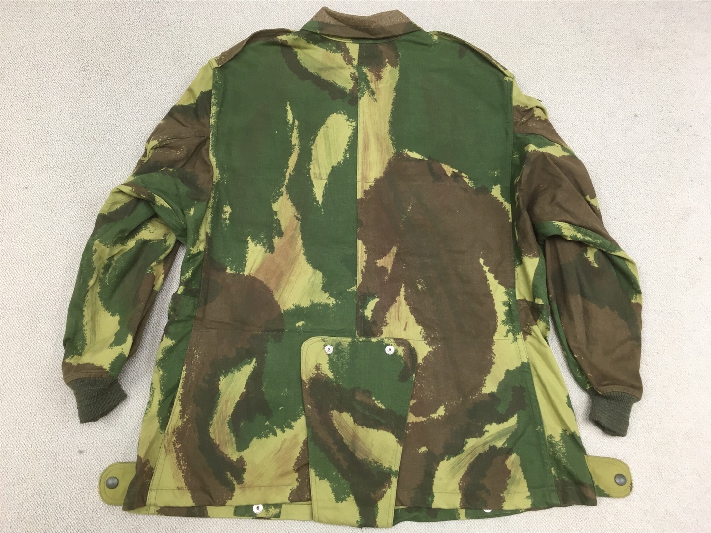 イギリスの軍服】陸軍空挺迷彩デニソンスモック(戦後型モデル品)とは? 0428 ????????ミリタリー - いつだってミリタリアン! イギリスの軍服】陸軍空挺迷彩デニソンスモック(戦後型モデル品)とは? 0428 ????????ミリタリー - いつだってミリタリアン!