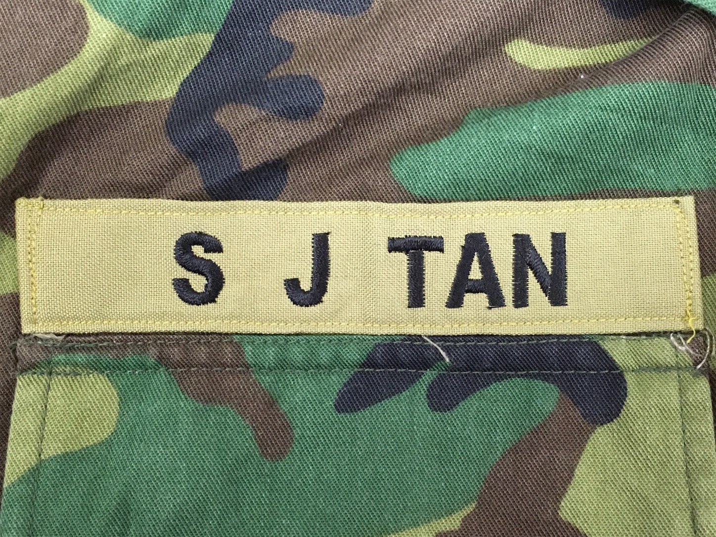 鮮やかな迷彩です！【シンガポールの軍服】陸軍迷彩ジャケット
