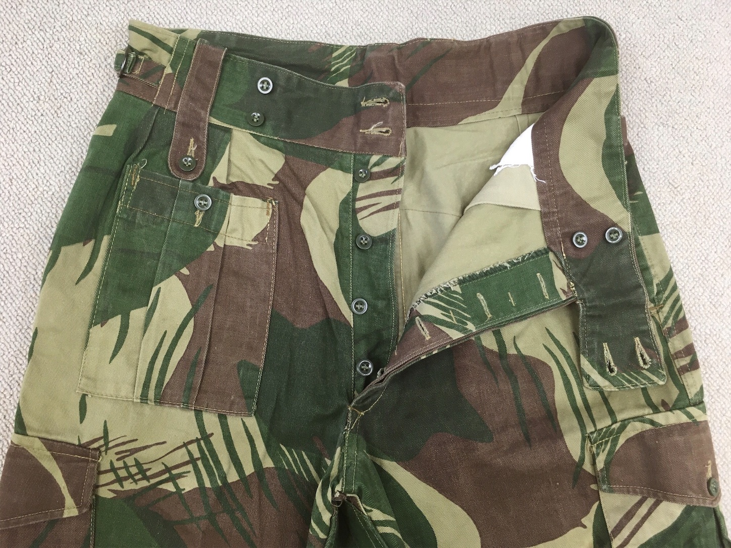 当社の ポケットフラップがエレガント！【ローデシアの軍服】陸軍迷彩 個人装備