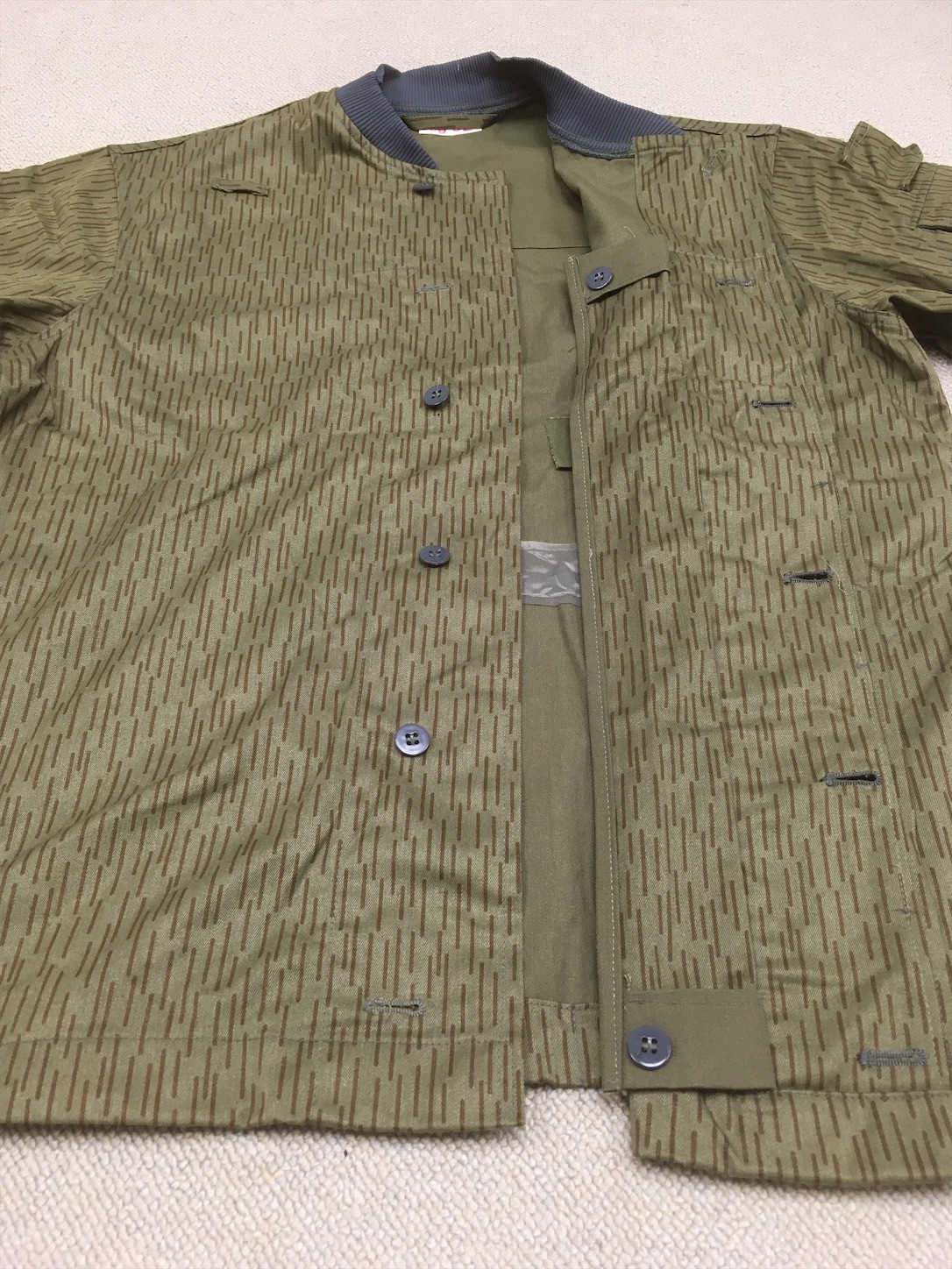 東ドイツ軍 空挺降下記章25回② 特異なデザインです！【旧東ドイツの軍服】陸軍空挺迷彩