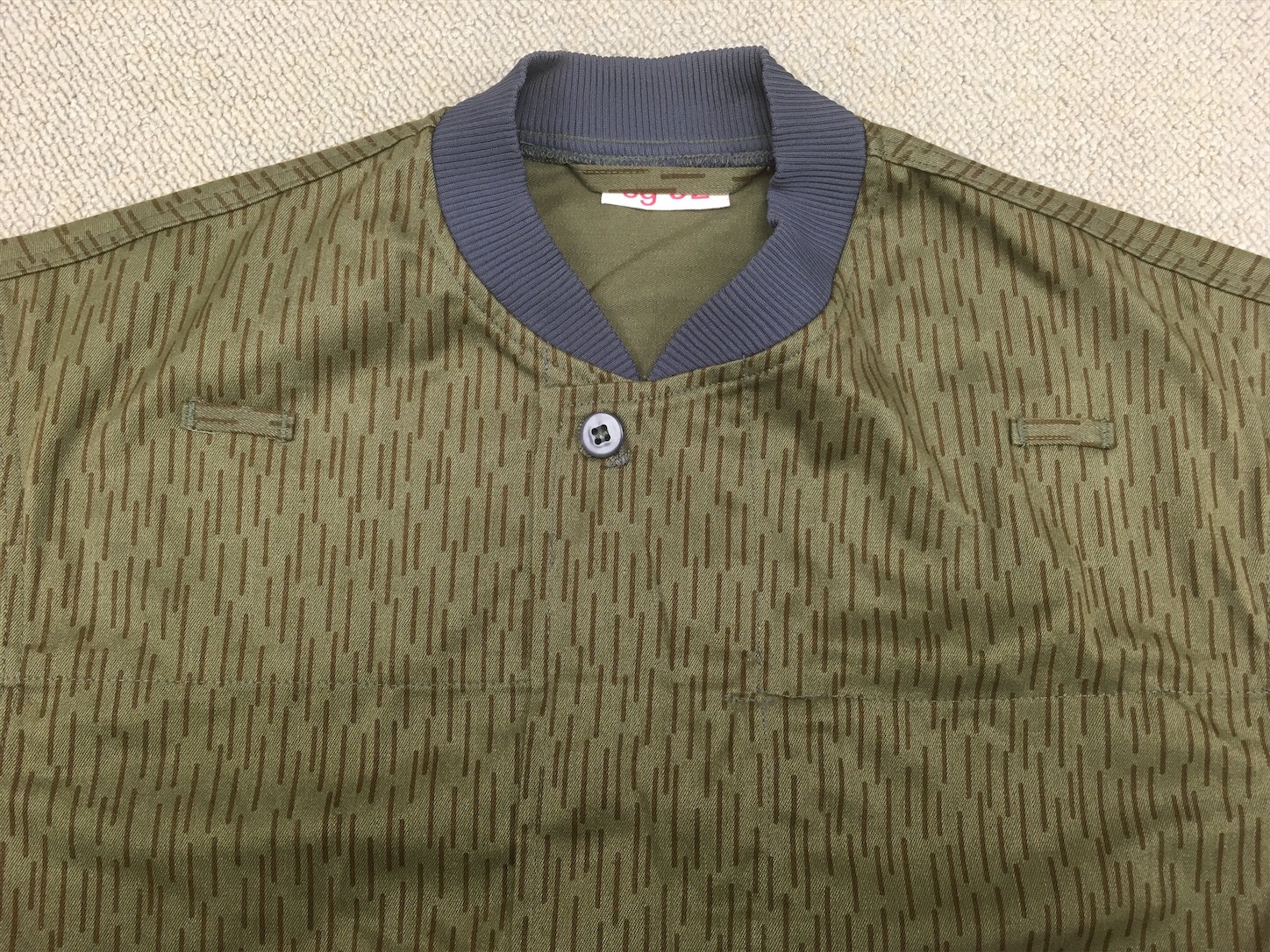 特異なデザインです！【旧東ドイツの軍服】陸軍空挺迷彩