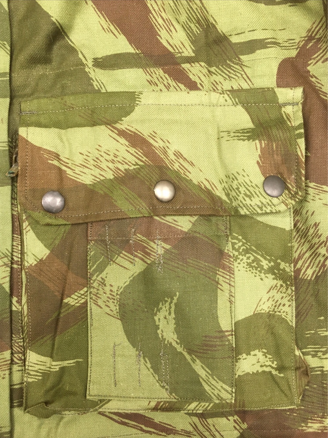 モデル品の決定版！【フランスの軍服】陸軍空挺迷彩スモック（初期型