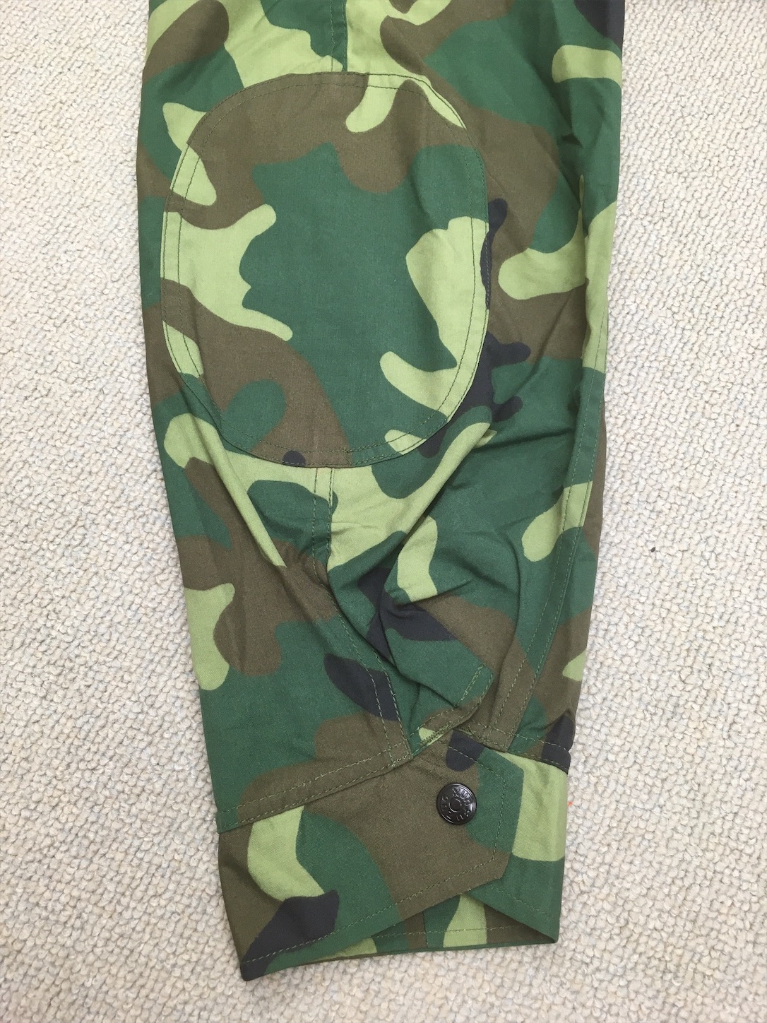 明るいカラーが特徴です！【中国共産党の軍服】人民解放軍陸軍97