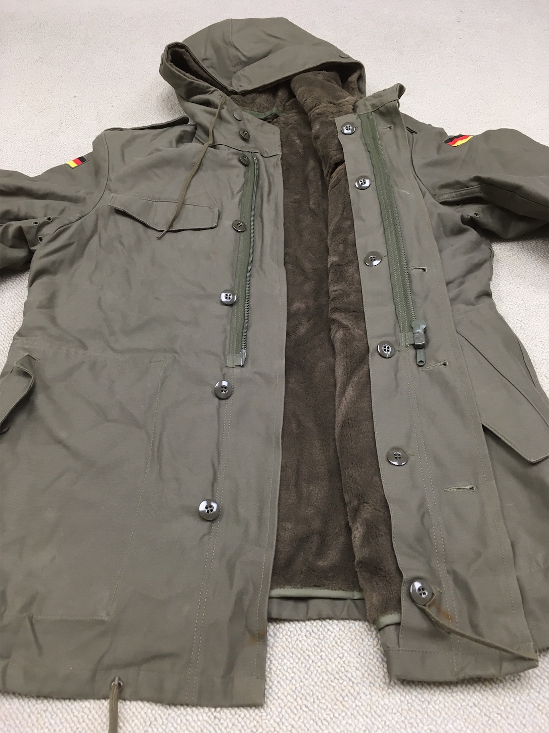 重厚な造りが魅力です！【旧西ドイツの軍服】陸軍防寒パーカー