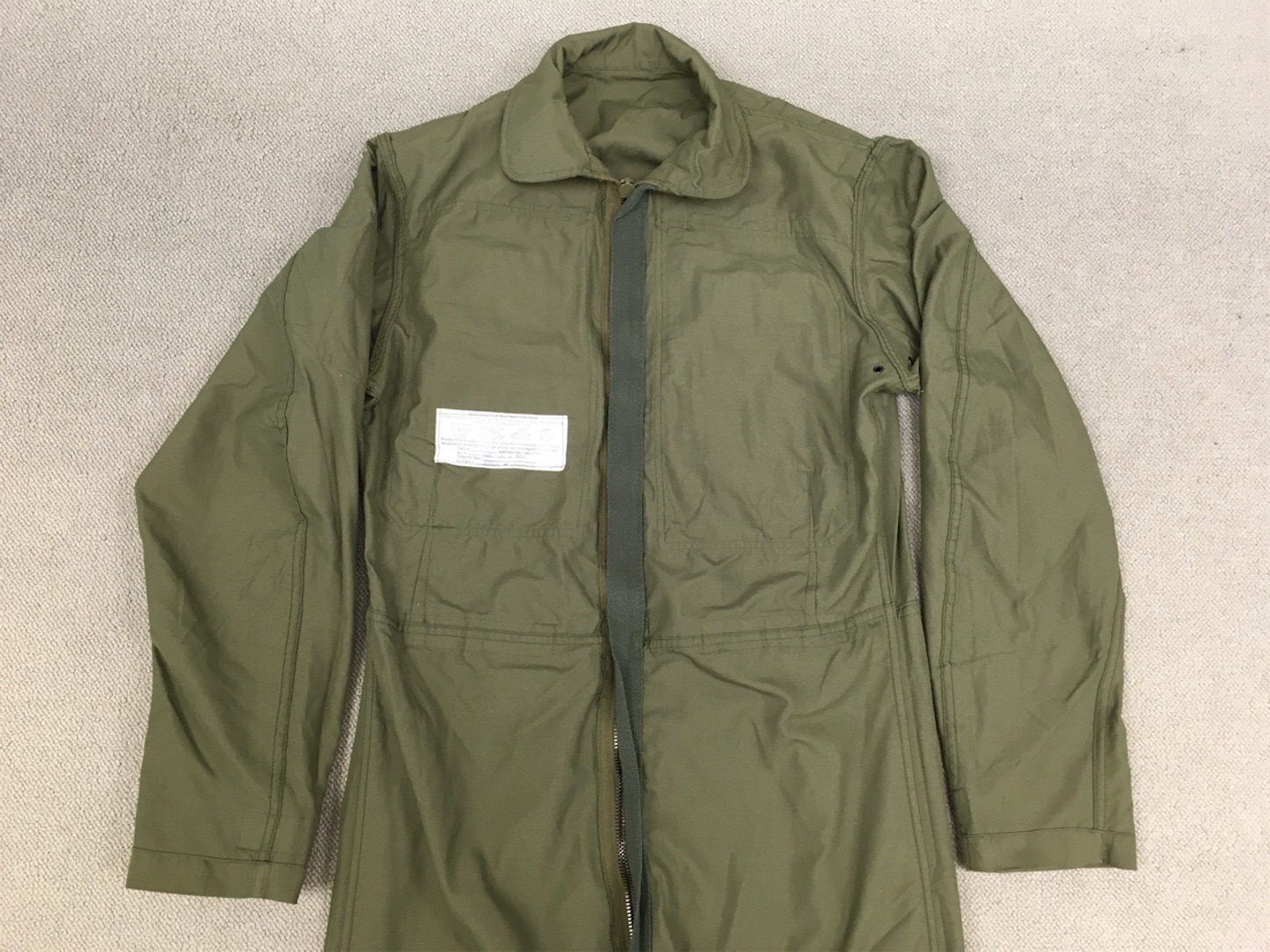 明るいカラーが特徴です！【イタリアの軍服】空軍パイロット