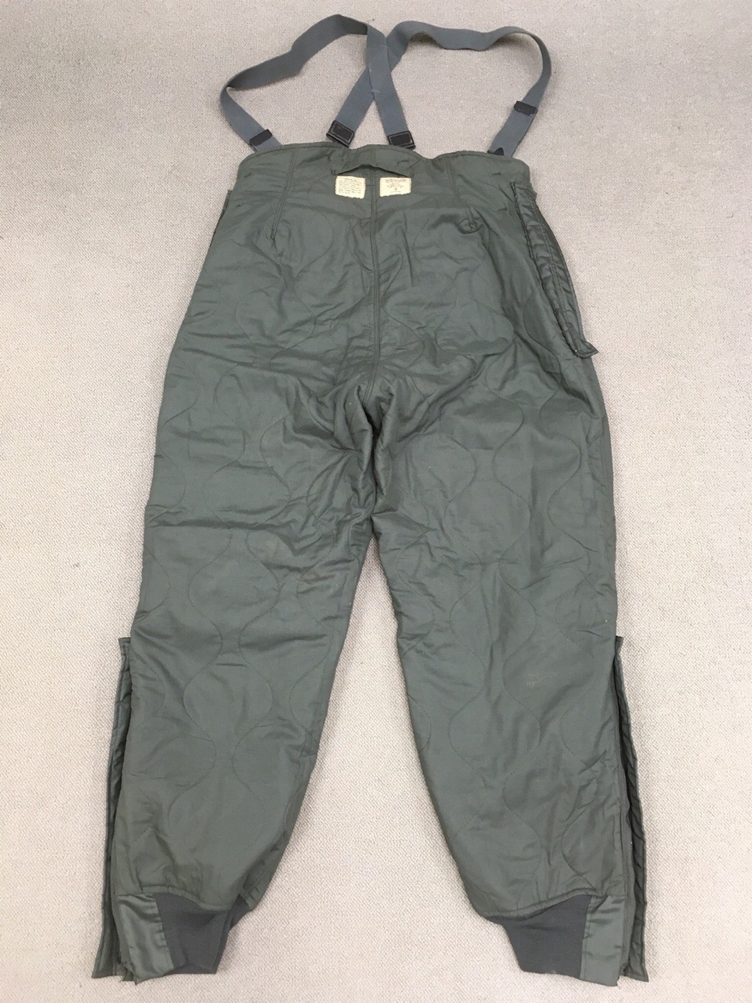 実物USAF F-1B アメリカ空軍　防寒パイロットトラウザース 黒タグ ナイロン版です！【アメリカの軍服】空軍防寒パイロット