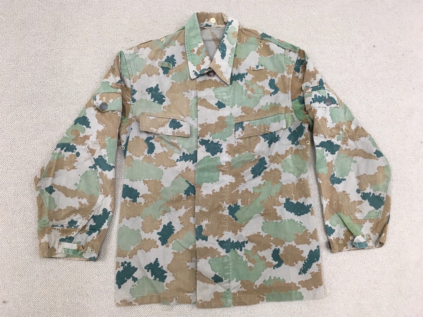 東ドイツ軍 テントフローラルカモ ブルメンターン 軍幕 東ドイツ軍 テントフローラルカモ ブルメンターン 軍幕