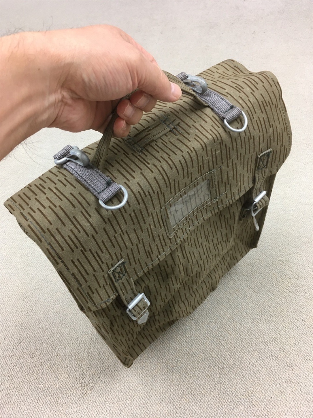 ハンドバッグにも！【旧東ドイツ軍装備品】陸軍迷彩バックバック