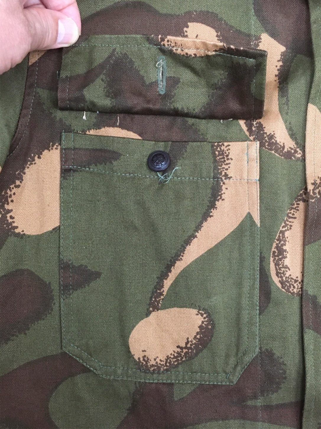 ハンガリー軍　珍しい　ヴィンテージ　迷彩つなぎ 貴重 70s ハンガリー軍 実物 ハリケーンカモ 迷彩 スーツ ツナギ