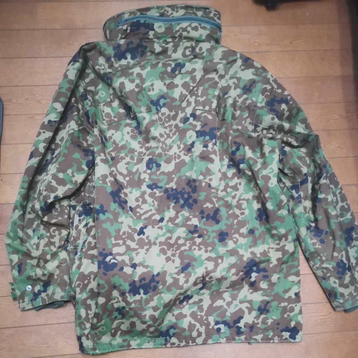 ヤフオク出品物陸上自衛隊防寒戦闘服外衣２型写真1