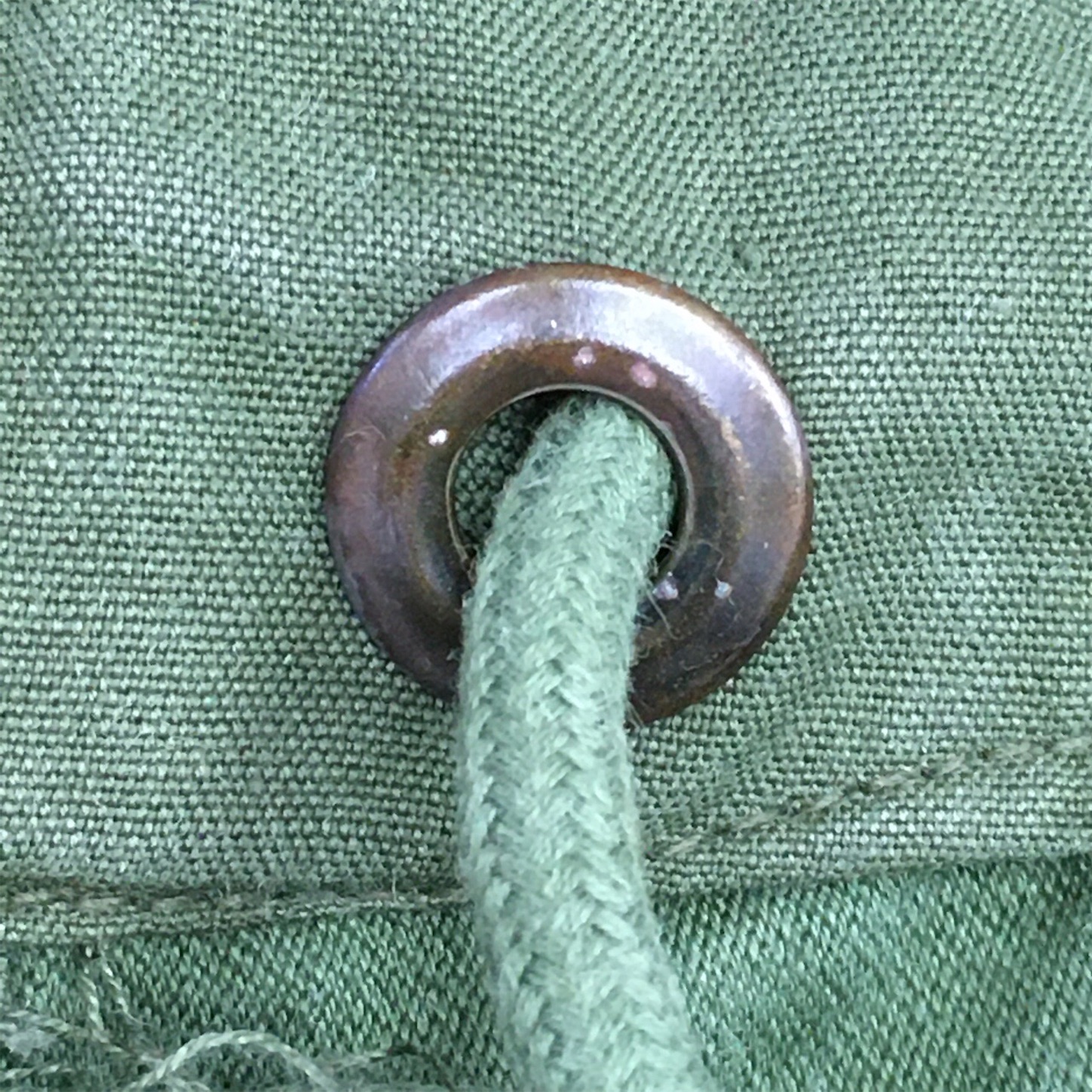 アイルランド軍フィールドジャケットドロコード付け根