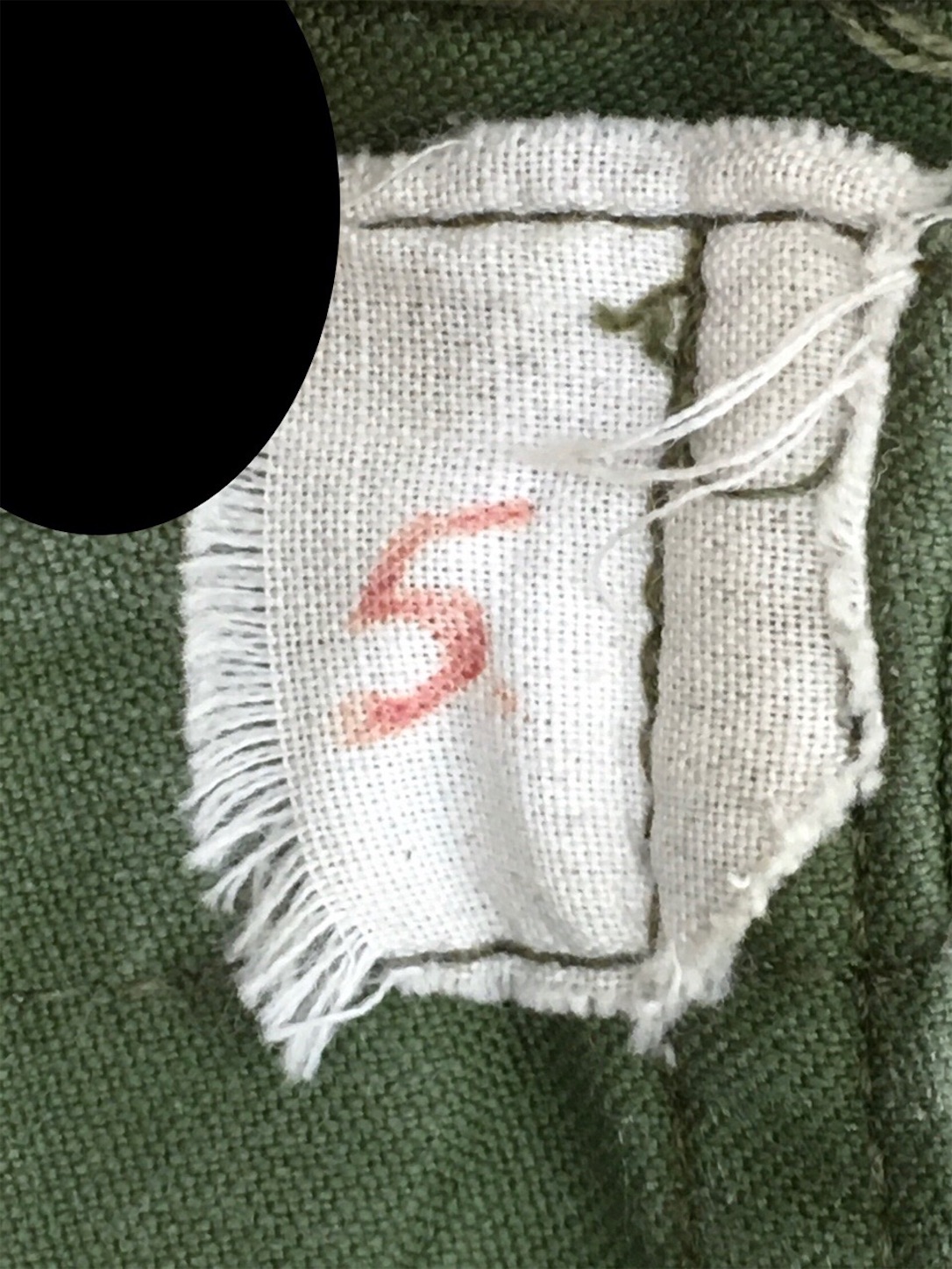 アイルランド軍フィールドジャケット腰腰ポケット内タグ2