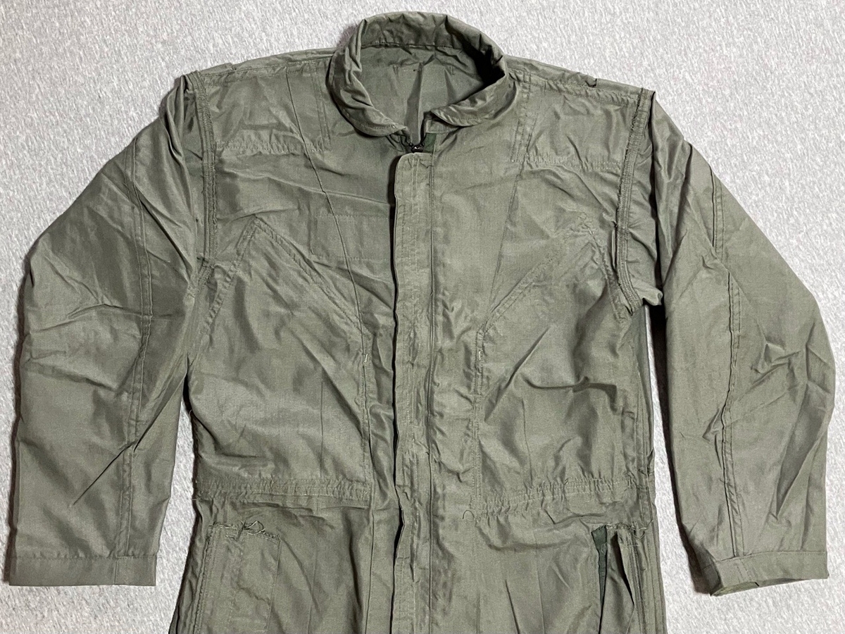 比較的新しいモデルです!【アメリカの軍服】パイロットスーツ 比較的新しいモデルです!【アメリカの軍服】パイロットスーツ