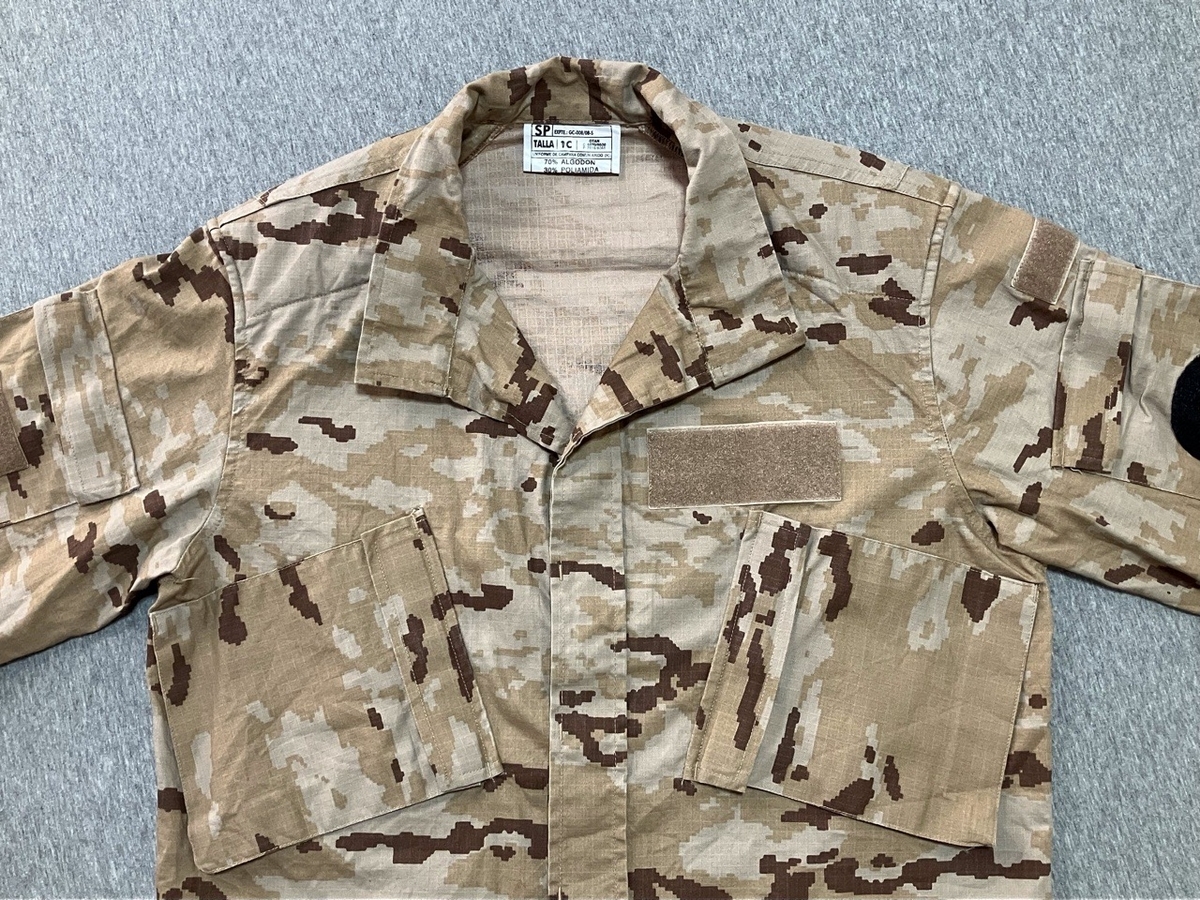 新品　中国軍官給品　現役用砂漠星林迷彩防寒服　フード付きミリタリーコート 新品 中国軍官給品 現役用砂漠星林迷彩防寒服 フード付きミリタリー