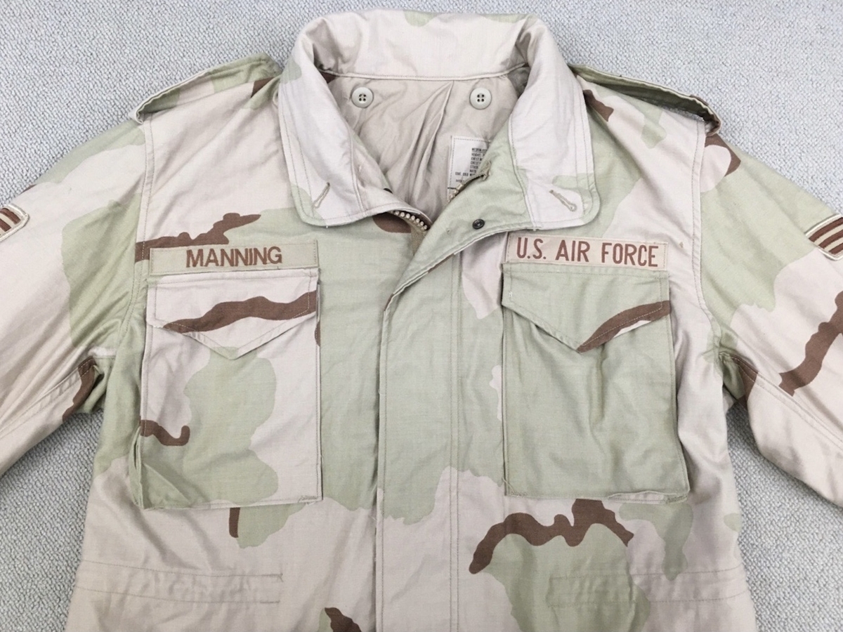 1990年代アメリカ軍M65フィールドジャケット（デザート迷彩・コーヒーステイン・空軍パッチ付き）中古上品