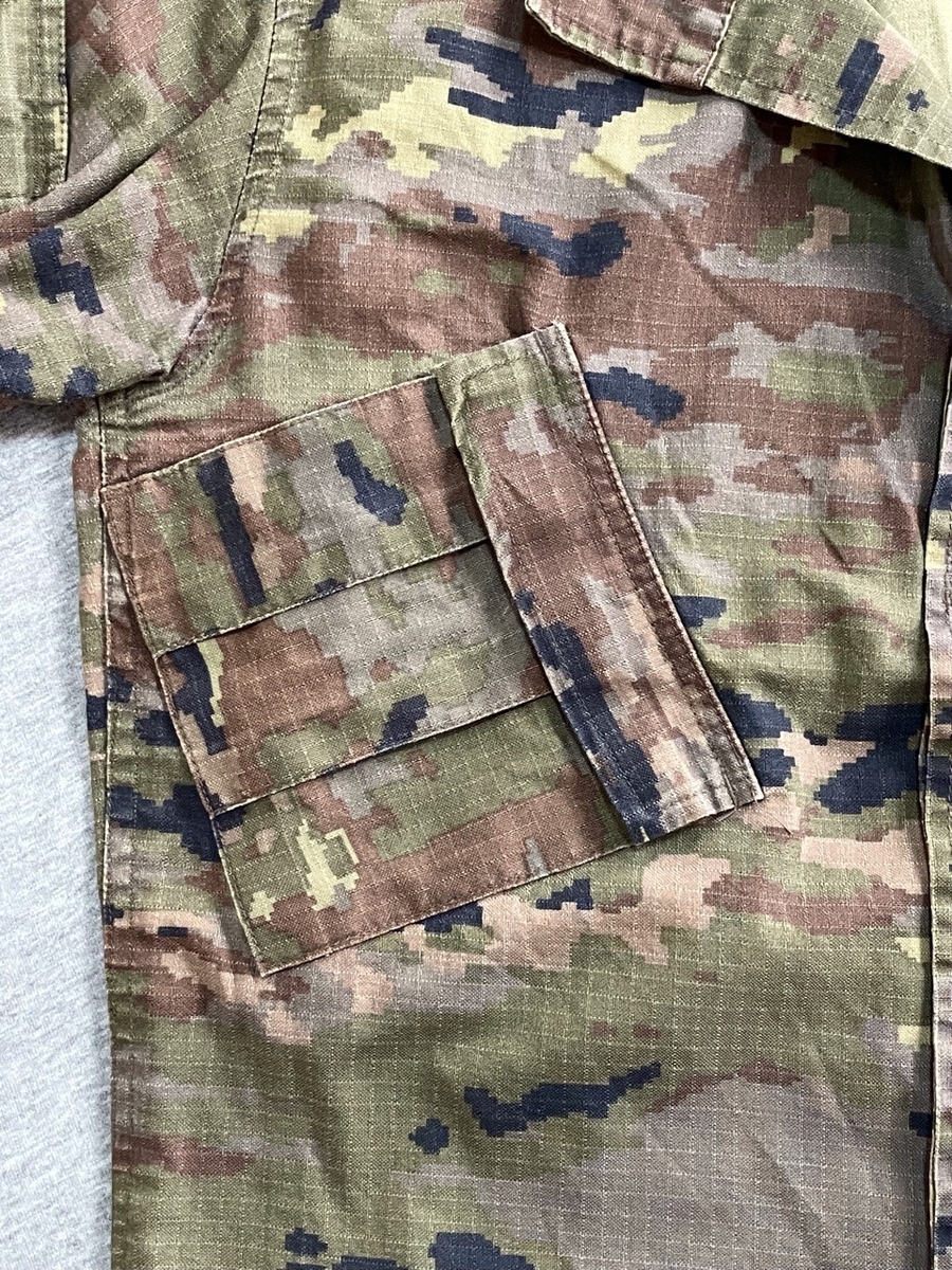 2010年代スペイン陸軍迷彩ユニフォーム（デジタルマルチカム）中古良品〜中古極上品