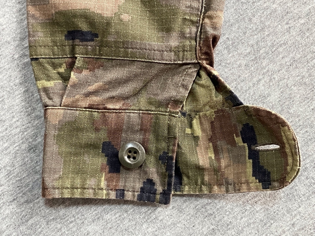 2010年代スペイン陸軍迷彩ユニフォーム（デジタルマルチカム）中古良品〜中古極上品