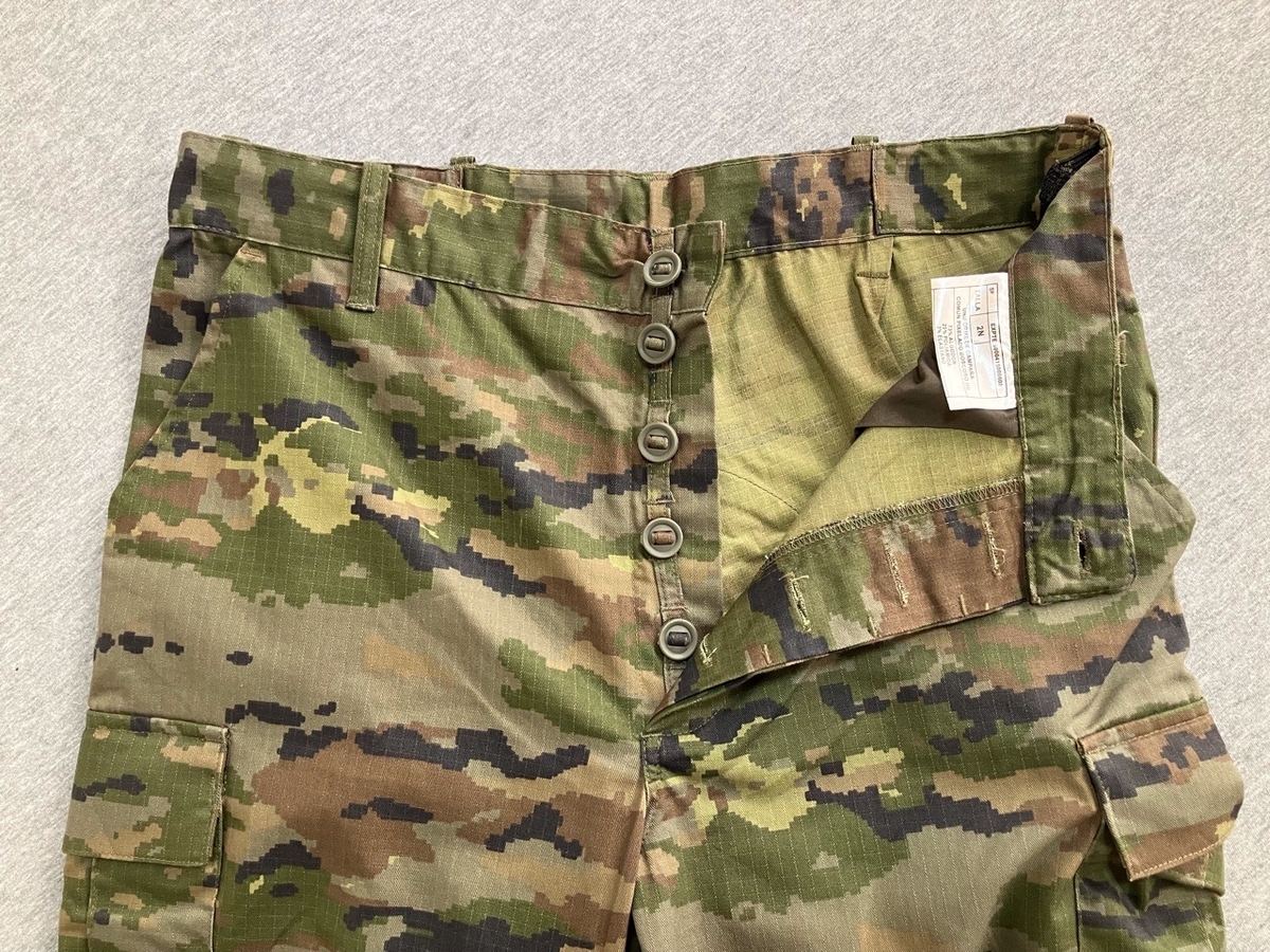 2010年代スペイン陸軍迷彩ユニフォーム（デジタルマルチカム）中古良品〜中古極上品