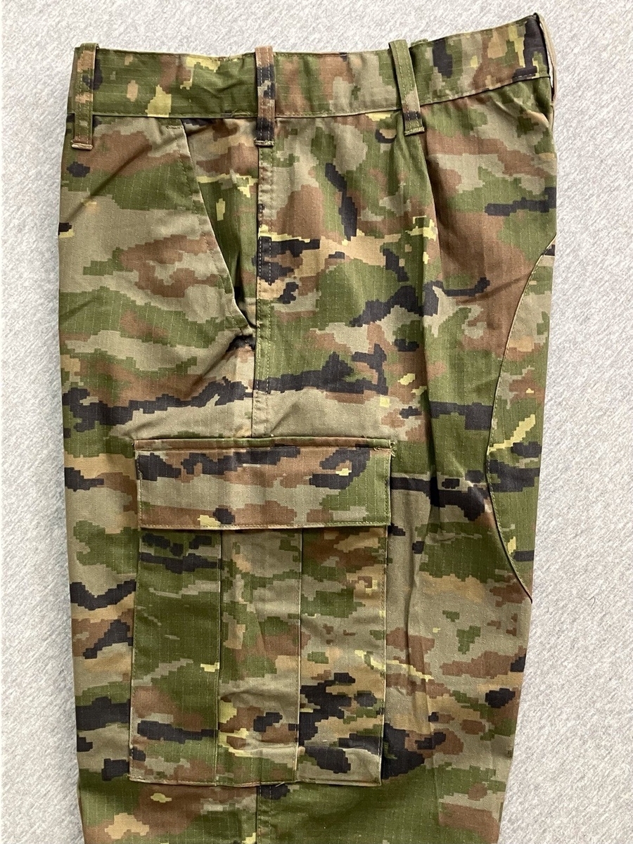 2010年代スペイン陸軍迷彩ユニフォーム（デジタルマルチカム）中古良品〜中古極上品