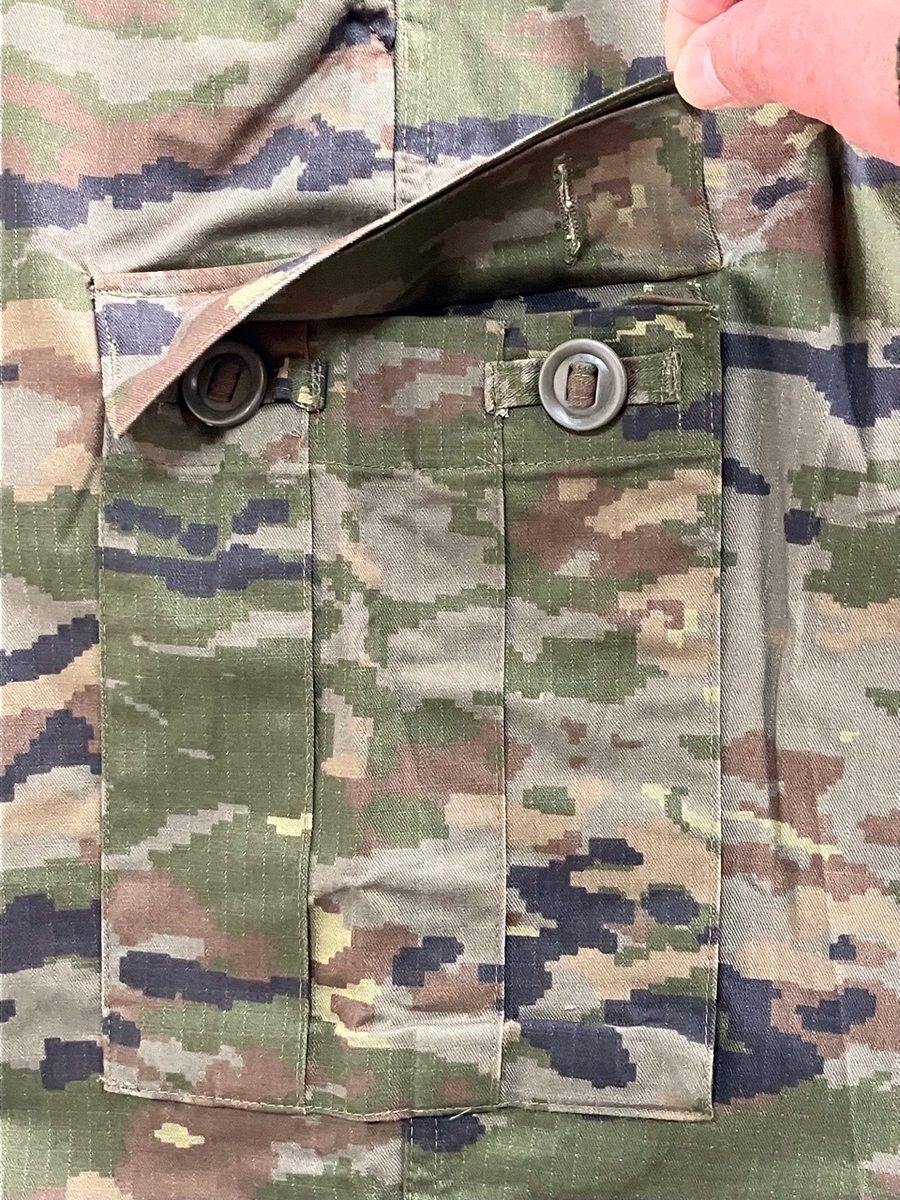 2010年代スペイン陸軍迷彩ユニフォーム（デジタルマルチカム）中古良品〜中古極上品