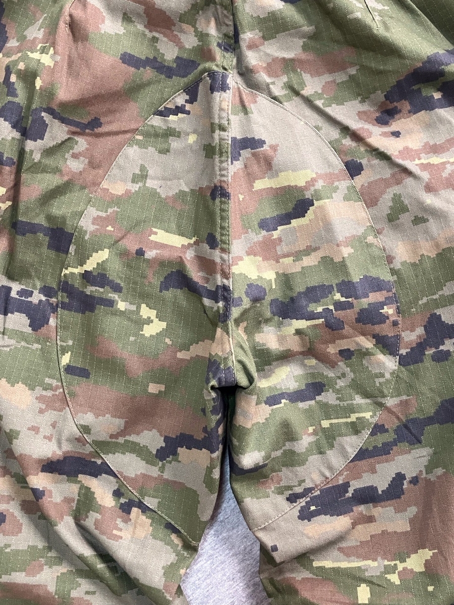 2010年代スペイン陸軍迷彩ユニフォーム（デジタルマルチカム）中古良品〜中古極上品