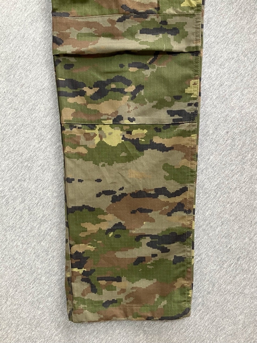 2010年代スペイン陸軍迷彩ユニフォーム（デジタルマルチカム）中古良品〜中古極上品