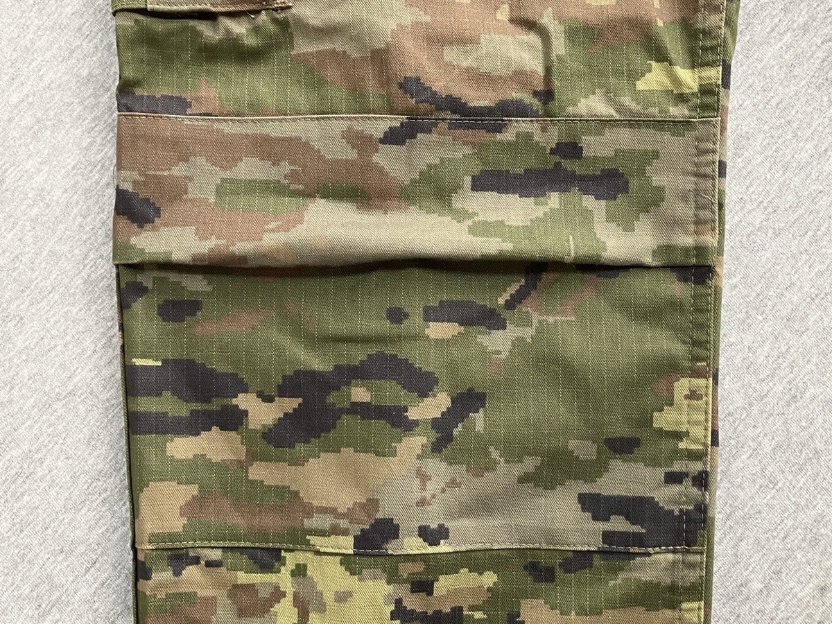 2010年代スペイン陸軍迷彩ユニフォーム（デジタルマルチカム）中古良品〜中古極上品