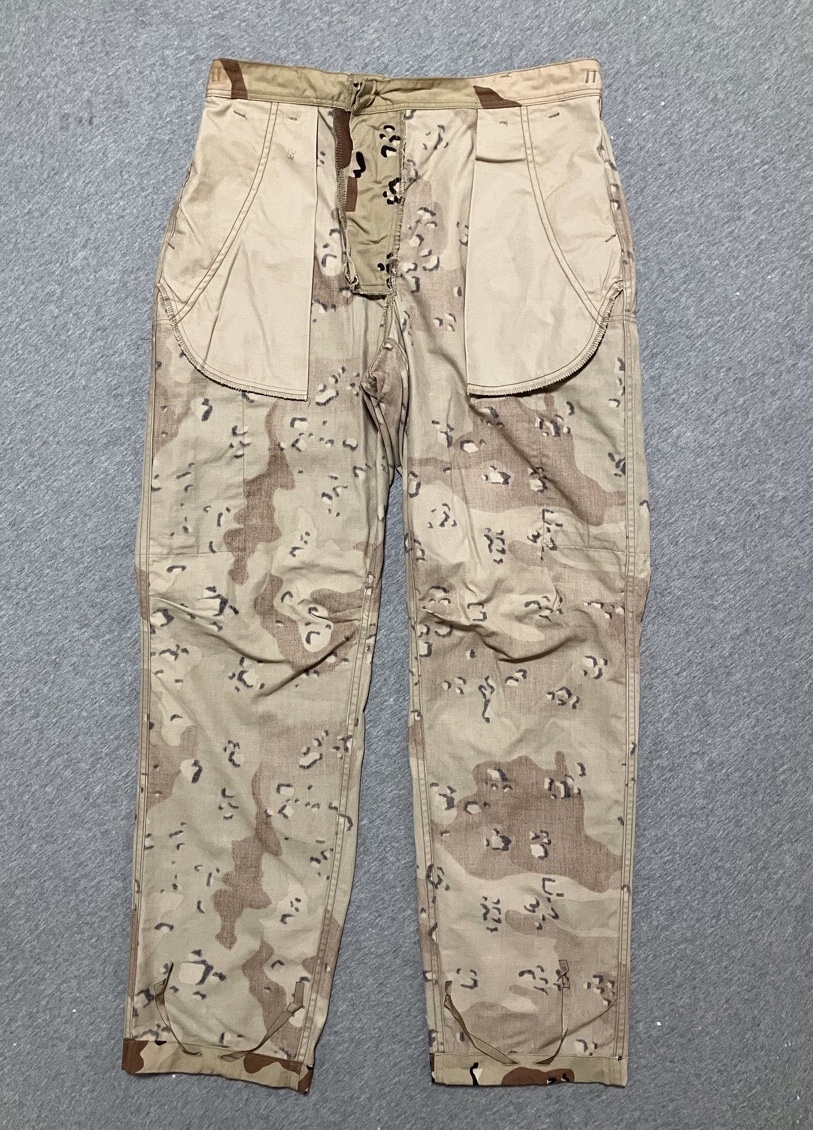 1980−1990年代アメリカ軍砂漠用迷彩ユニフォーム（チョコチップクッキーパターン）デッドストック