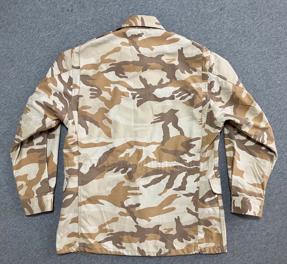1990年代韓国軍砂漠用迷彩フィールドジャケット（パッチパッチ、タグなしモデル）中古極上品