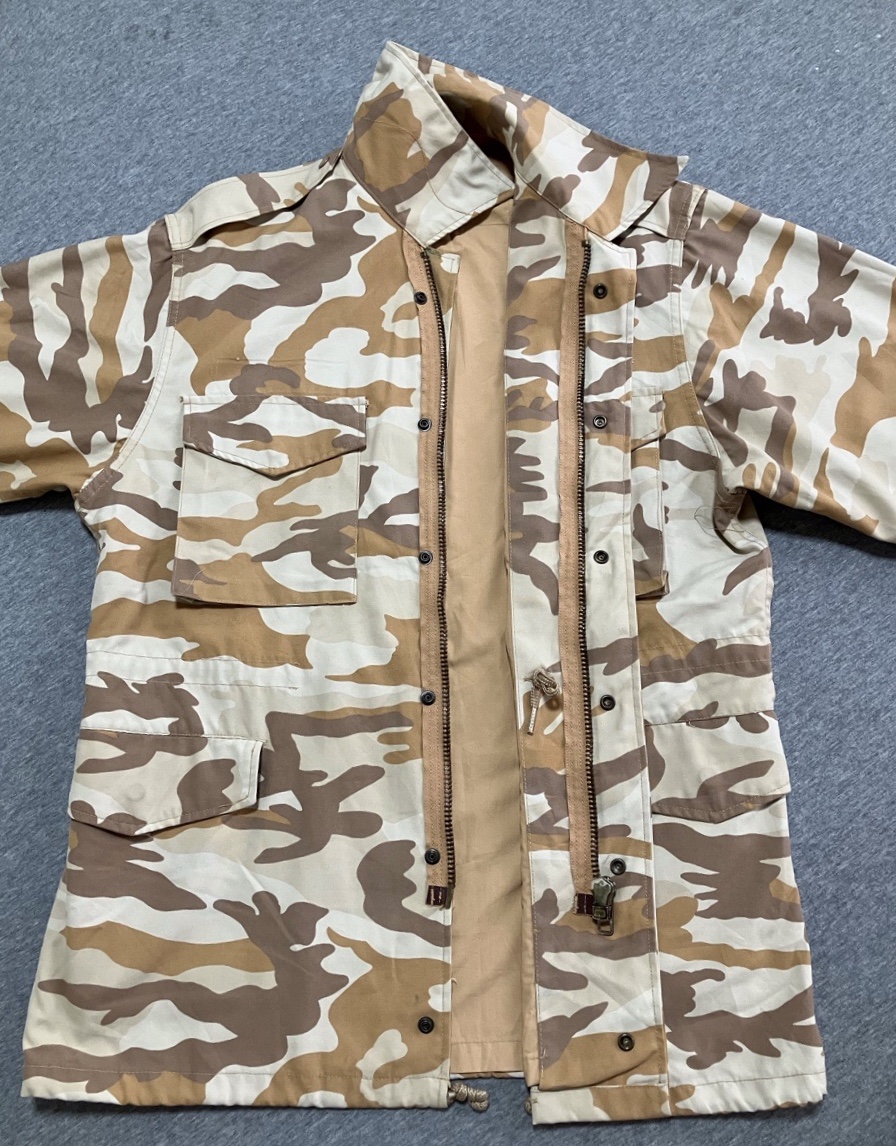 1990年代韓国軍砂漠用迷彩フィールドジャケット（プレーン）中古上品