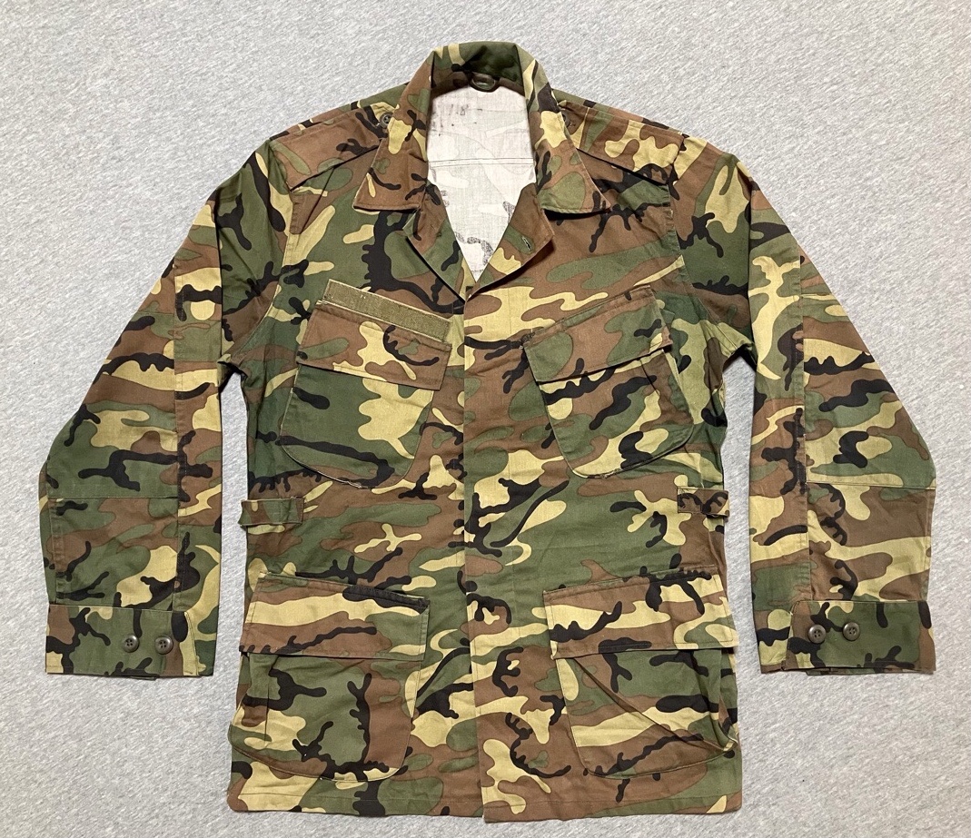 最初のモデルです！【シンガポールの軍服】陸軍迷彩ジャケット（リーフ