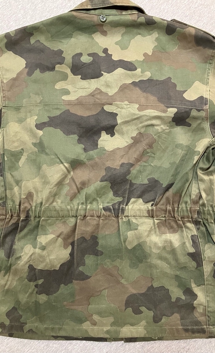 独特の迷彩です！【セルビアの軍服】陸軍M93迷彩フィールドジャケット