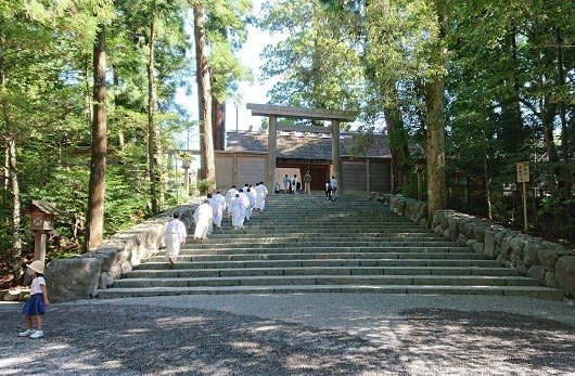 天照大神、天皇、縁の地、伊勢神宮内宮の石 天照大神、天皇、縁の地