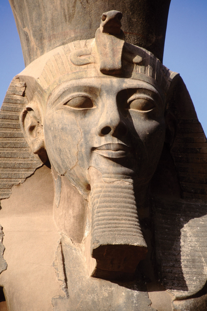 Statue of Ramses II - Egypt Tours Portal f:id:alimotamed:20170927165708j:plain