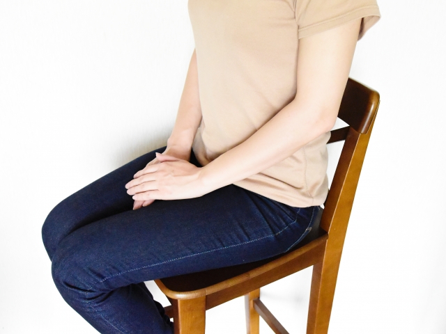 座るときに足を閉じることができないなら見てください ありさの モテる女 研究所