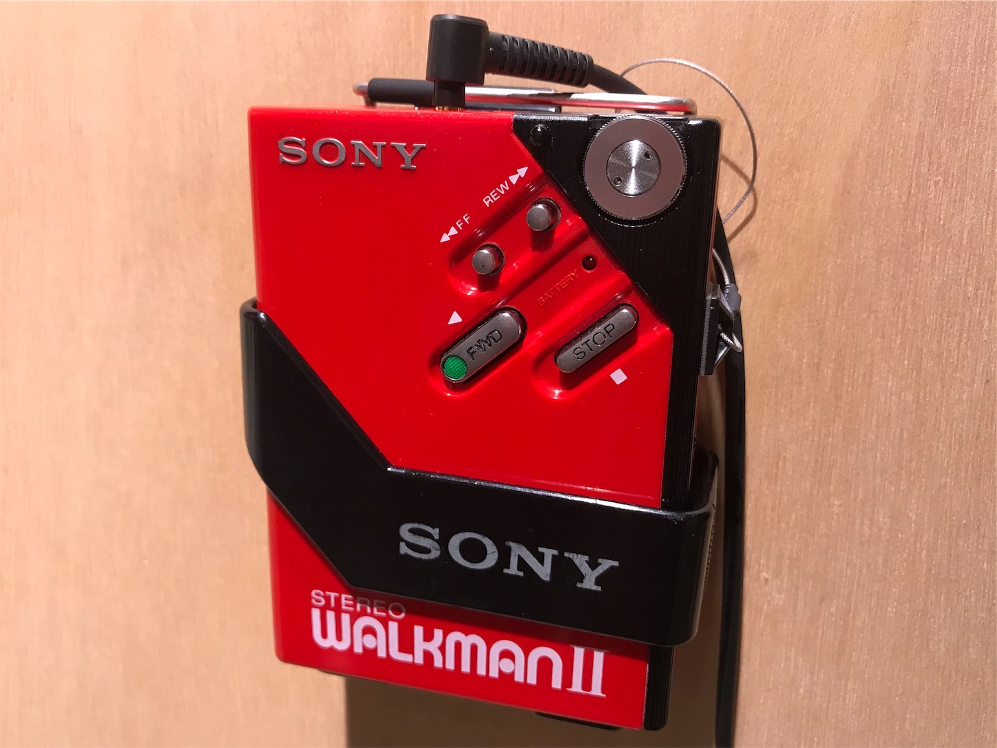 ウォークマン赤　SONY WALKMAN DBB オートリバース　【ジャンク品】 ウォークマン赤 SONY WALKMAN DBB オートリバース 【ジャンク品