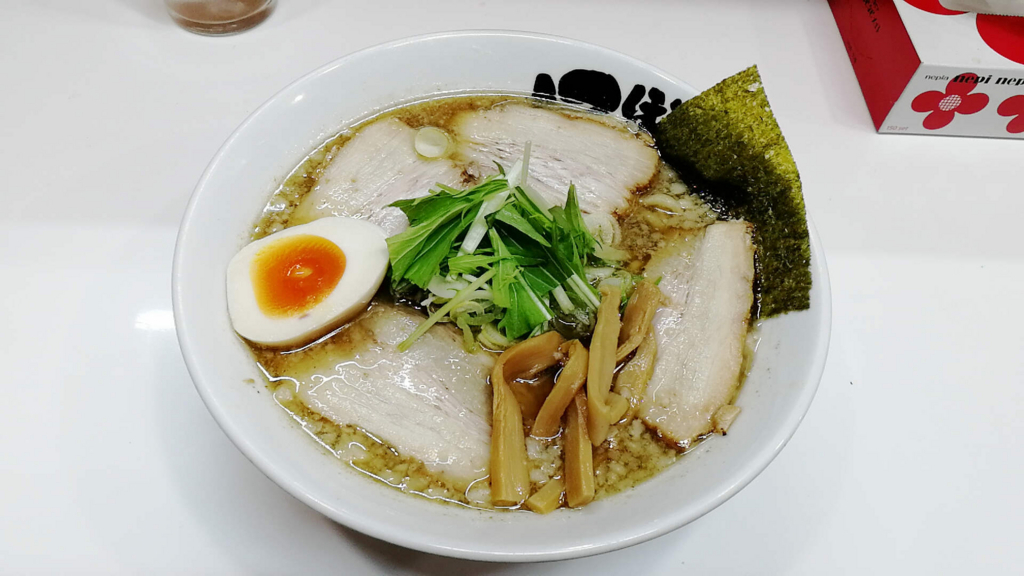 麺屋にぼすけ 朝ラーメンから飲みの〆までガッツリイケる超人気店 全マシニキは今日も全マシ