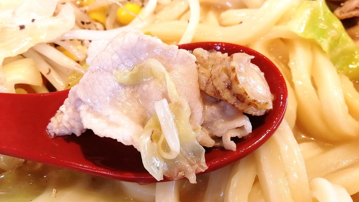 丸亀製麺ちゃんぽんうどんは肉もたっぷり！