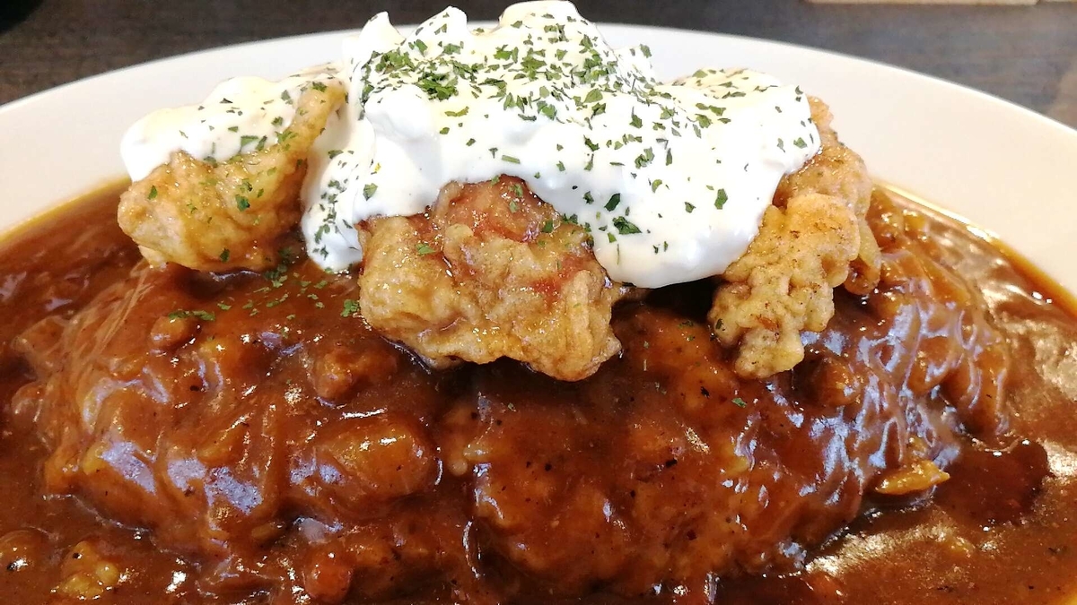 カレーの上にチキン南蛮！！！