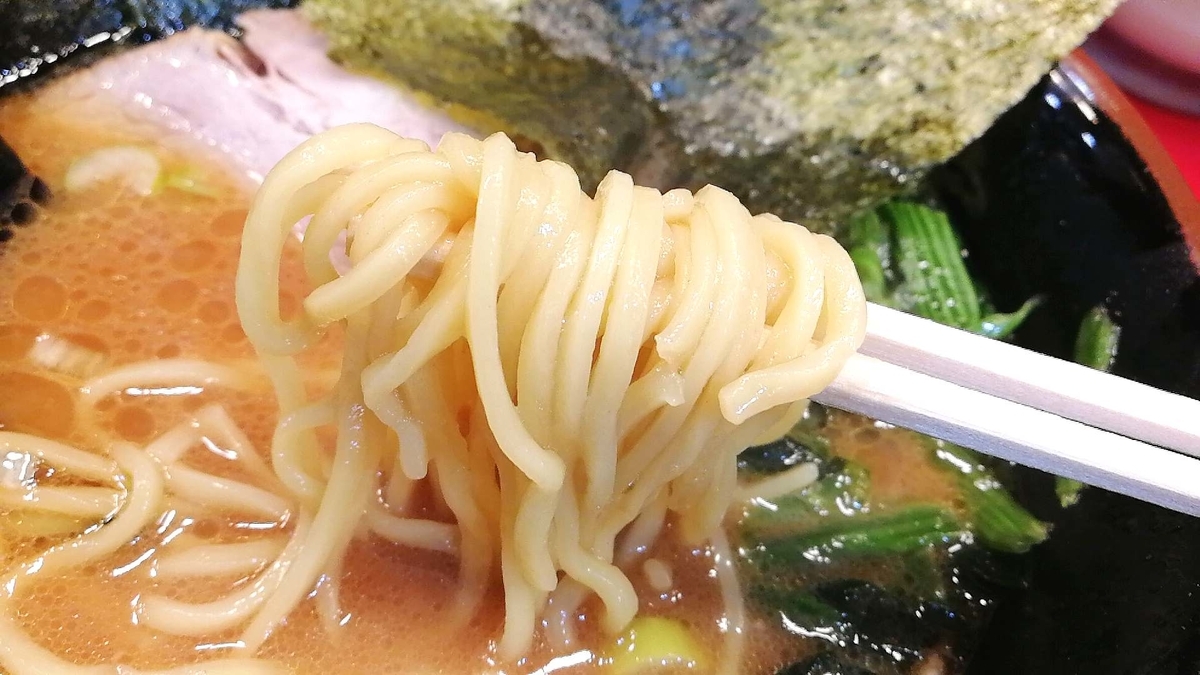 新橋の家系ラーメン谷瀬家の麺リフト