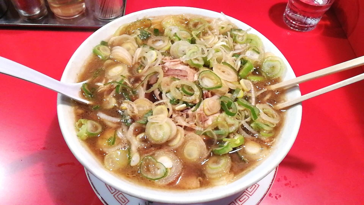末廣ラーメンはネギとの相性バツグン！