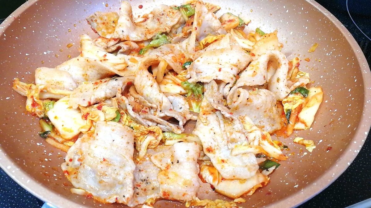 コストコのキムチで豚キムチ！ご飯が進みすぎてヤバいｗｗｗ