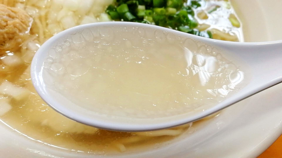 横手市の「一布」の比内地鶏ラーメンのスープは上品！