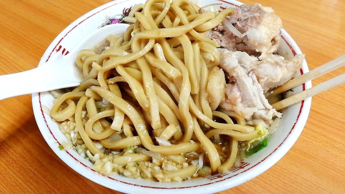 陸王の豚ラーメンの量は？