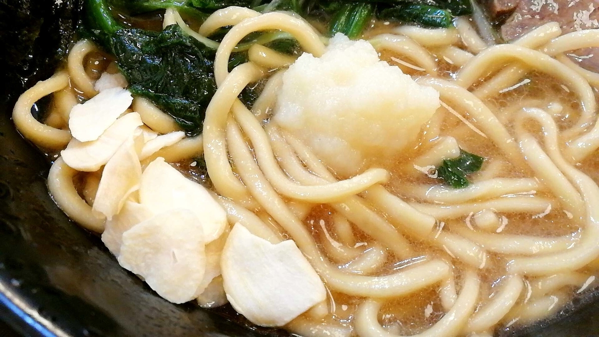 こってり番長でニンニクたっぷりラーメンを堪能！