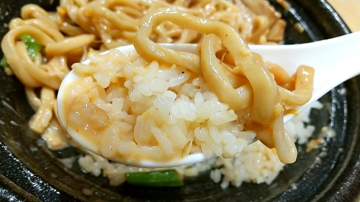 ジャンクガレッジのマゼソバはオカズですw